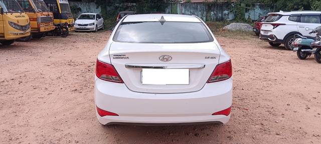 https://images10.gaadi.com/usedcar_image/3709934/original/processed_img2931195__usedcar_02_2161702110769_1702110784.jpg?imwidth=6401