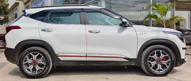 https://images10.gaadi.com/usedcar_image/3709977/original/processed_img2931219__usedcar_whatsappimage2023_12_09at13153pm_1__68471702111905_1702111911.jpeg?imwidth=6401
