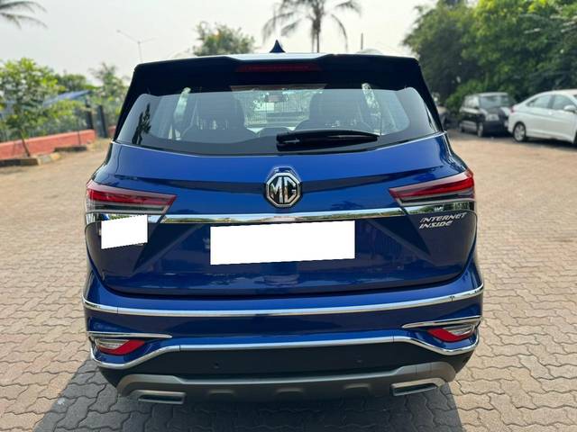 https://images10.gaadi.com/usedcar_image/3710024/original/processed_img2931249__used_car_2931249_1702113328.jpg?imwidth=6402