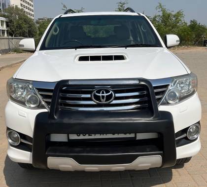 Toyota Fortuner 4x2 AT Toyota Fortuner 4x2 AT