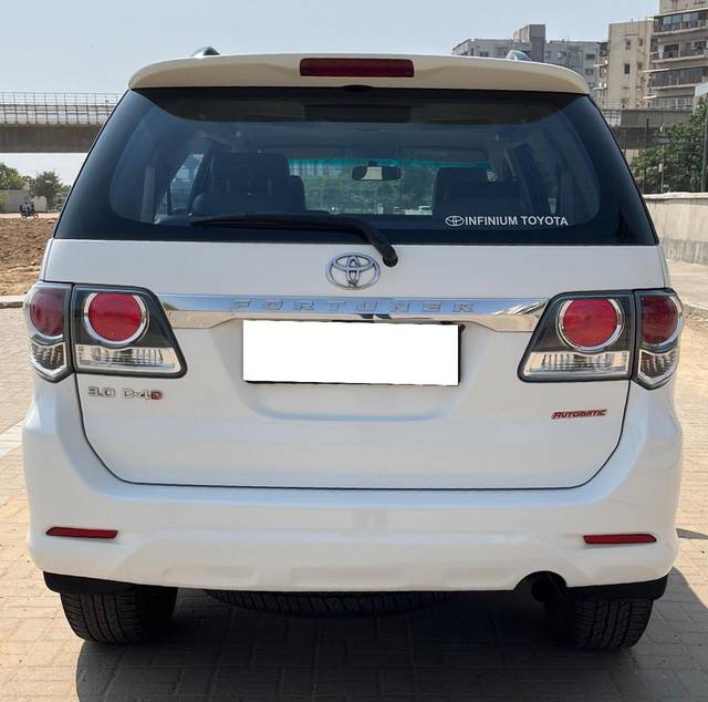 https://images10.gaadi.com/usedcar_image/3710094/original/processed_img2931283__usedcar_18_11461702115020_1702115046.jpg?imwidth=6402