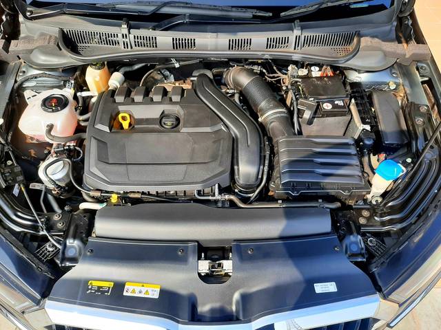 https://images10.gaadi.com/usedcar_image/3710102/original/img2931286__used_car_2931286_1702115439.jpg?imwidth=6402