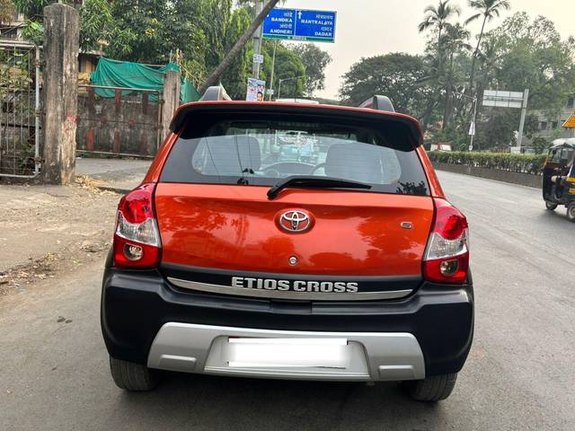 https://images10.gaadi.com/usedcar_image/3710105/original/processed_img2931287__usedcar_12_6241702115383_1702115426.jpg?imwidth=6402