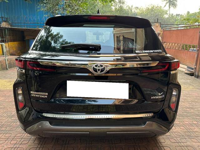 https://images10.gaadi.com/usedcar_image/3710109/original/processed_img2931290__usedcar_13_6241702115553_1702115591.jpg?imwidth=6401