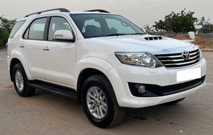 Toyota Fortuner 4x2 AT Toyota Fortuner 4x2 AT