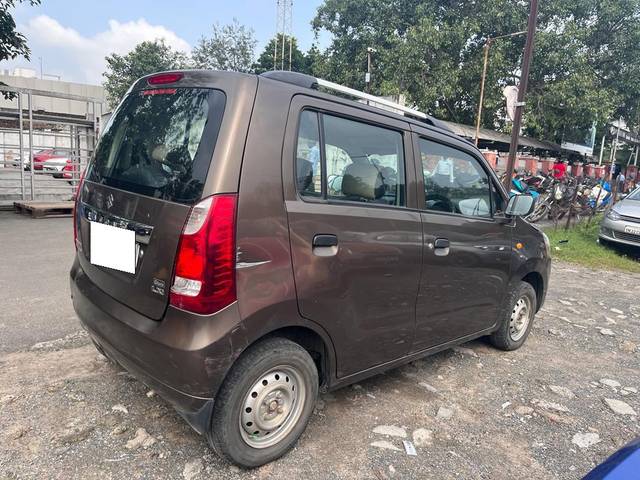 https://images10.gaadi.com/usedcar_image/3710192/original/processed_img2931337__usedcar_whatsappimage2023_11_19at44000pm_63411702117724_1702117749.jpeg?imwidth=6402
