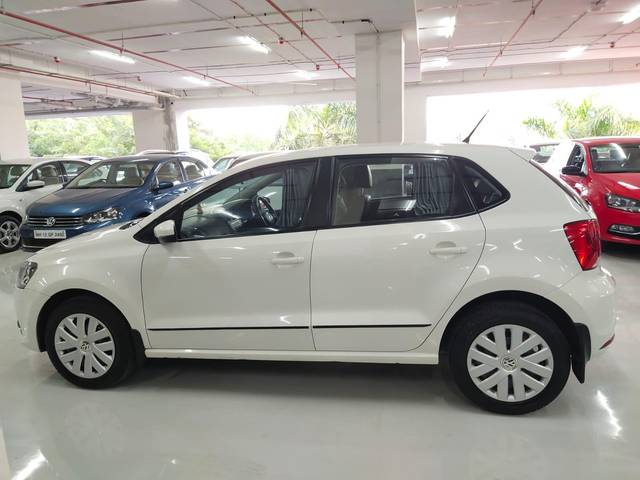 https://images10.gaadi.com/usedcar_image/3710213/original/processed_img2931358__used_car_2931358_1702117978.jpg?imwidth=6402