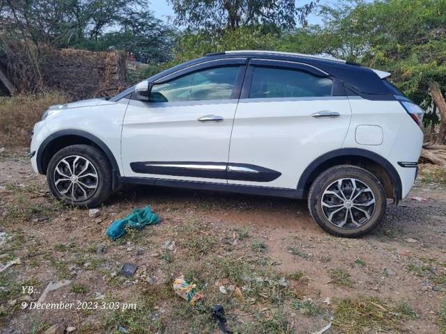 https://images10.gaadi.com/usedcar_image/3710232/original/processed_5c741519-ea7b-4876-8476-656c67deee78.jpg?imwidth=6402