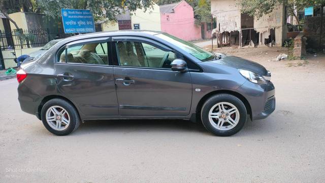 https://images10.gaadi.com/usedcar_image/3710266/original/processed_img2931387__used_car_2931387_1702119197.jpg?imwidth=6401