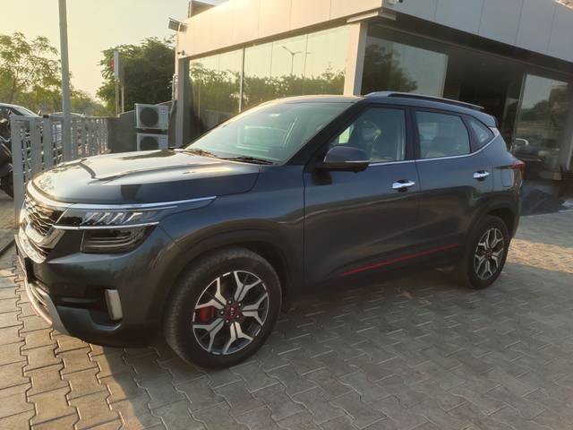 https://images10.gaadi.com/usedcar_image/3710349/original/processed_img2931436__used_car_2931436_1702120479.jpg?imwidth=6400