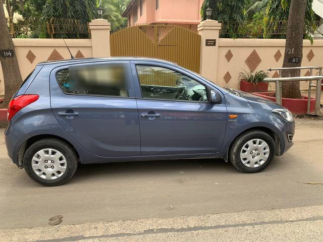 https://images10.gaadi.com/usedcar_image/3710350/original/processed_img2931437__usedcar_4_6241702120074_1702120096.jpg?imwidth=6401