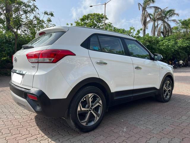 https://images10.gaadi.com/usedcar_image/3710360/original/processed_img2931444__usedcar_6_6241702120447_1702120514.jpg?imwidth=6402