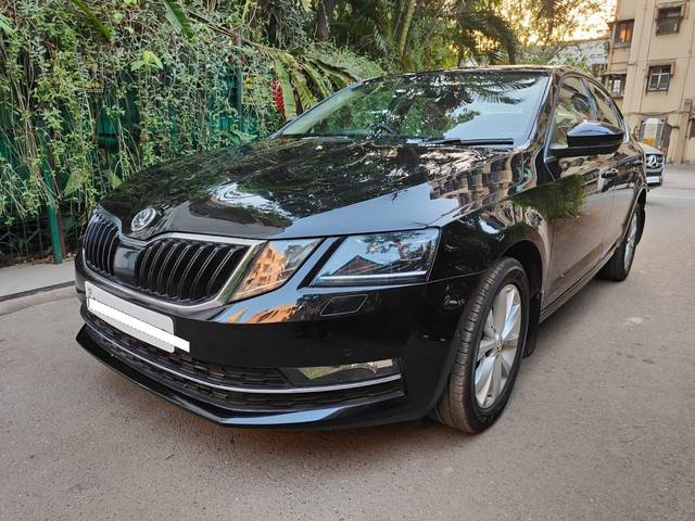 https://images10.gaadi.com/usedcar_image/3710370/original/processed_img2931450__usedcar_whatsappimage2023_03_25at64041pm_1__1111702120411_1702120451.jpeg?imwidth=6402
