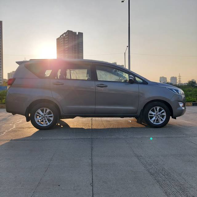 https://images10.gaadi.com/usedcar_image/3710371/original/img2931451__usedcar_574cb7cc_0880_480d_9c1b_9efb92282d87_2931451_1702539508.jpg?imwidth=6401