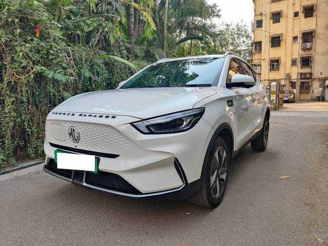 https://images10.gaadi.com/usedcar_image/3710388/original/processed_img2931462__usedcar_whatsappimage2023_11_22at33911pm_1111702121306_1702121315.jpeg?imwidth=6402