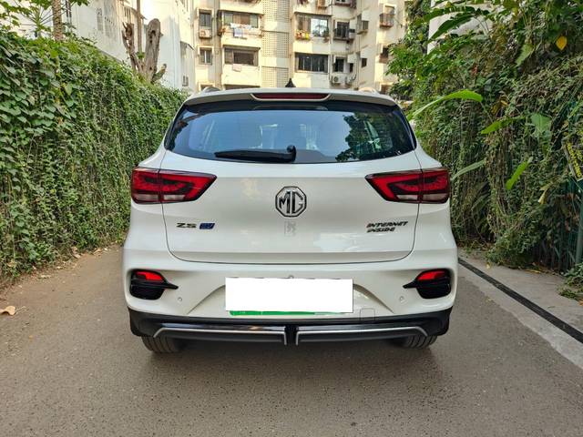 https://images10.gaadi.com/usedcar_image/3710388/original/processed_img2931462__usedcar_whatsappimage2023_11_22at33912pm_1__1111702121306_1702121315.jpeg?imwidth=6401