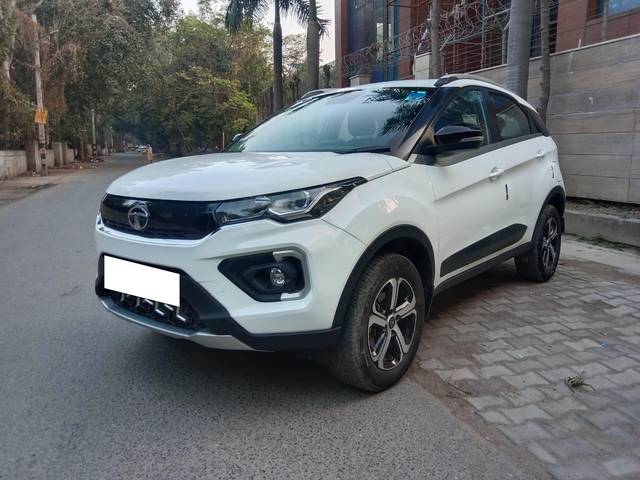 https://images10.gaadi.com/usedcar_image/3710474/original/processed_img2931523__used_car_2931523_1702122958.jpg?imwidth=6400