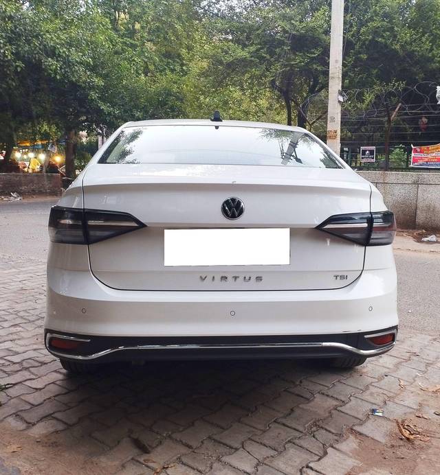 https://images10.gaadi.com/usedcar_image/3711219/original/processed_img2932255__used_car_2932255_1702123658.jpg?imwidth=6402