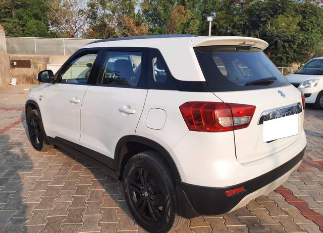 https://images10.gaadi.com/usedcar_image/3711223/original/processed_img2932258__used_car_2932258_1702125336.jpg?imwidth=6402