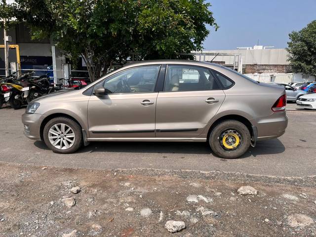 https://images10.gaadi.com/usedcar_image/3711230/original/processed_img2932263__usedcar_whatsappimage2023_10_06at112656am_63411702123802_1702123834.jpeg?imwidth=6402