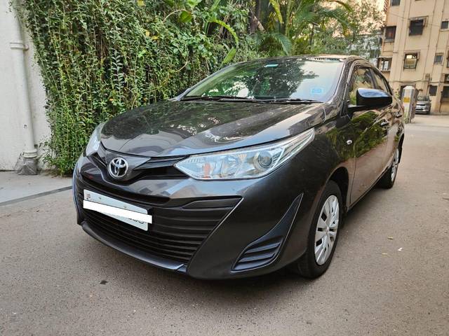 https://images10.gaadi.com/usedcar_image/3711232/original/processed_img2932265__usedcar_photo_2023_10_12_18_08_49_1111702123932_1702123945.jpg?imwidth=6402