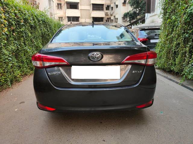 https://images10.gaadi.com/usedcar_image/3711232/original/processed_img2932265__usedcar_photo_2023_10_12_18_08_56_1111702123932_1702123945.jpg?imwidth=6401