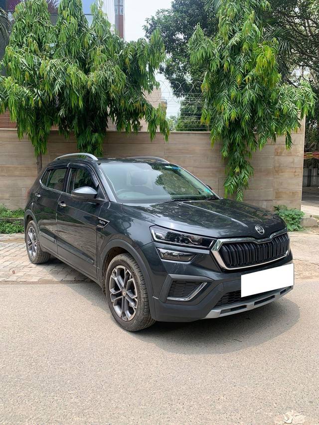 https://images10.gaadi.com/usedcar_image/3711234/original/processed_img2932266__used_car_2932266_1702124089.jpg?imwidth=6400