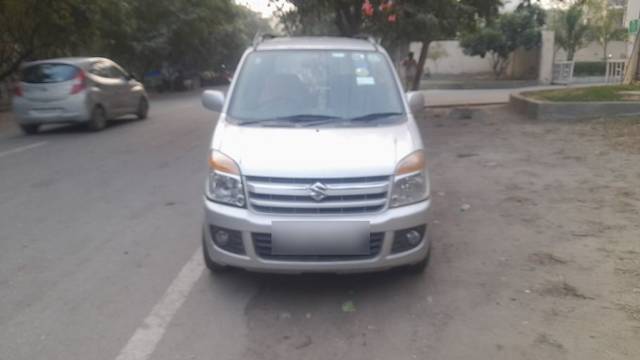 https://images10.gaadi.com/usedcar_image/3711281/original/02__VCC_1827605_94_1701518696.jpg?imwidth=6400