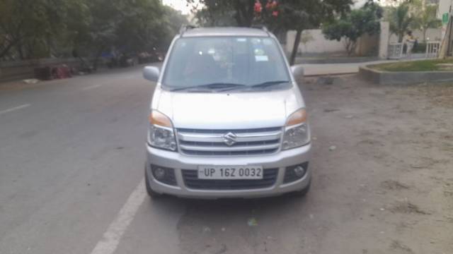 https://images10.gaadi.com/usedcar_image/3711281/original/02__VCC_IMG_1701513824416_1827605_94_1701514039.jpg?imwidth=6401