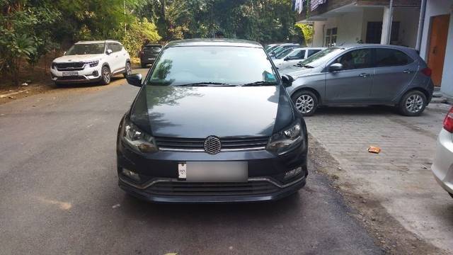 https://images10.gaadi.com/usedcar_image/3711285/original/02__VCC_1827542_94_1701518226.jpg?imwidth=6400