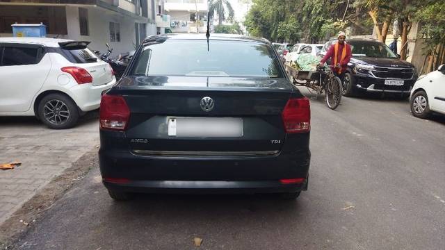 https://images10.gaadi.com/usedcar_image/3711285/original/02__VCC_1827542_96_1701518290.jpg?imwidth=6402