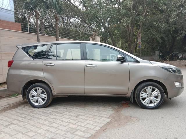 https://images10.gaadi.com/usedcar_image/3711295/original/img2932305__used_car_2932305_1702125160.jpg?imwidth=6401