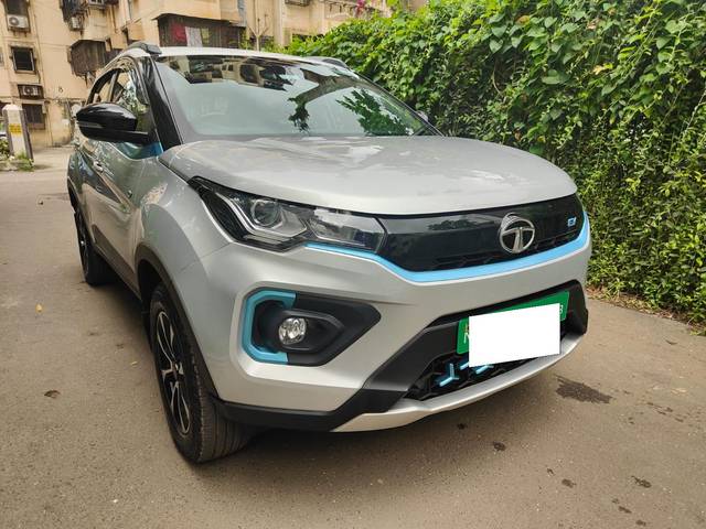 https://images10.gaadi.com/usedcar_image/3711296/original/processed_img2932306__usedcar_whatsappimage2023_09_14at22515pm_3__1111702125107_1702125120.jpeg?imwidth=6400