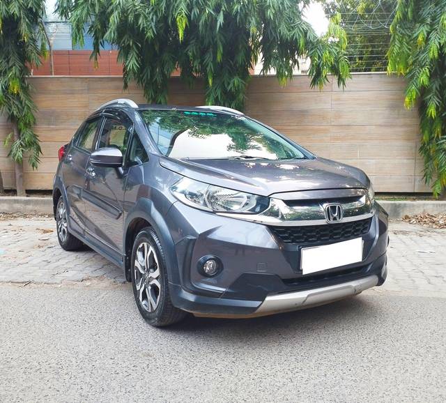 https://images10.gaadi.com/usedcar_image/3711334/original/processed_img2932325__used_car_2932325_1702127285.jpg?imwidth=6400