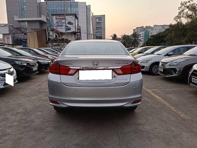 https://images10.gaadi.com/usedcar_image/3711342/original/processed_img2932329__used_car_2932329_1702126562.jpg?imwidth=6401