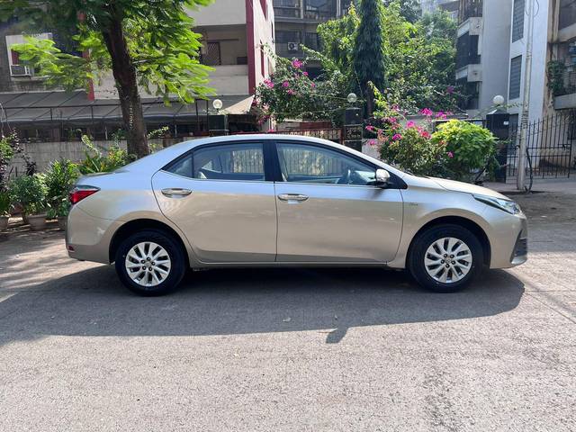 https://images10.gaadi.com/usedcar_image/3711362/original/processed_img2932340__used_car_2932340_1702194351.jpg?imwidth=6401