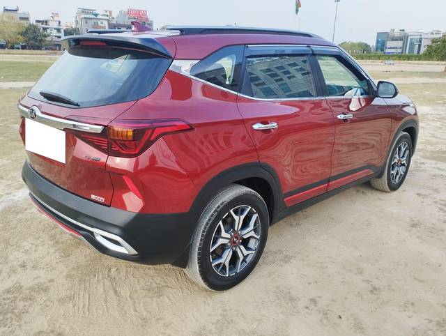 https://images10.gaadi.com/usedcar_image/3711374/original/processed_img2932346__used_car_2932346_1702127731.jpg?imwidth=6402
