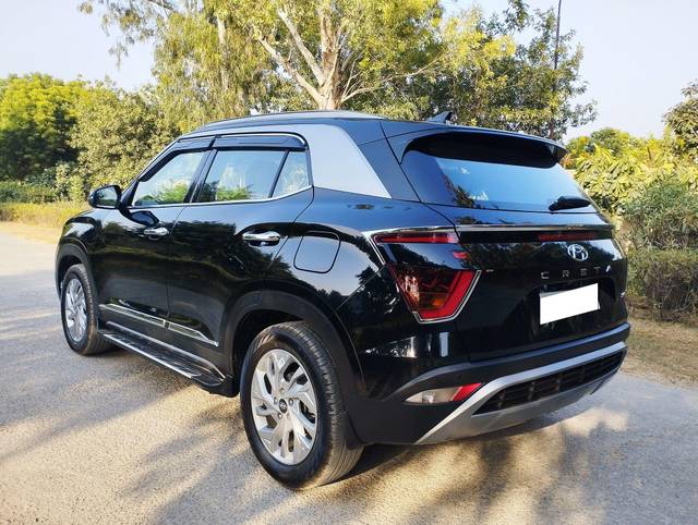 https://images10.gaadi.com/usedcar_image/3711383/original/processed_img2932349__used_car_2932349_1702128085.jpg?imwidth=6402