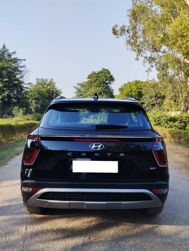 https://images10.gaadi.com/usedcar_image/3711383/original/processed_img2932349__used_car_2932349_1702128088.jpg?imwidth=6401
