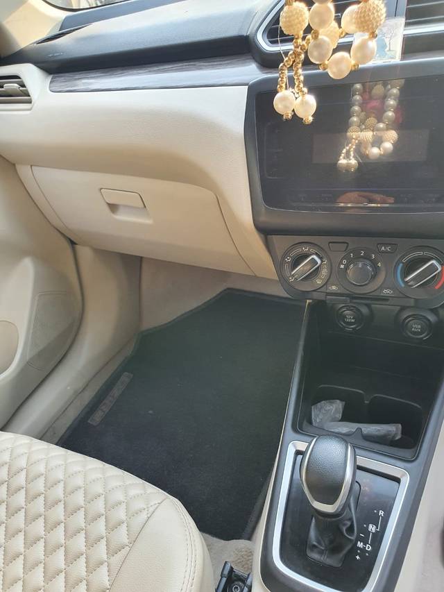 https://images10.gaadi.com/usedcar_image/3711451/original/img2932384__used_car_2932384_1702129694.jpg?imwidth=6402
