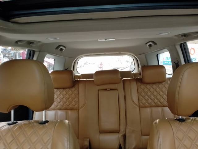 https://images10.gaadi.com/usedcar_image/3711472/original/img2932392__used_car_2932392_1702130545.jpg?imwidth=6400