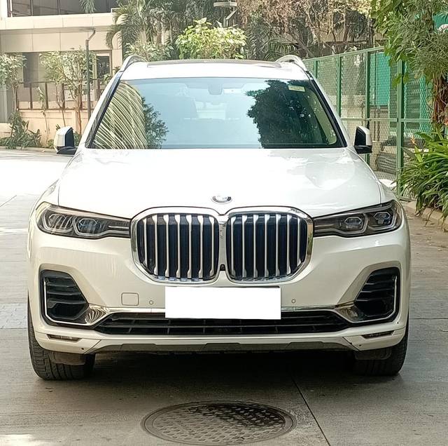 https://images10.gaadi.com/usedcar_image/3711519/original/processed_img2932408__usedcar_270f2932_2f7a_4de7_82f4_daa49f169865_2932408_1704020965.jpg?imwidth=6400