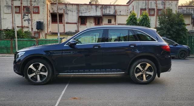https://images10.gaadi.com/usedcar_image/3711626/original/img2932431__used_car_2932431_1702136268.jpg?imwidth=6401