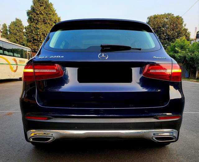 https://images10.gaadi.com/usedcar_image/3711626/original/processed_img2932431__used_car_2932431_1702136257.jpg?imwidth=6402