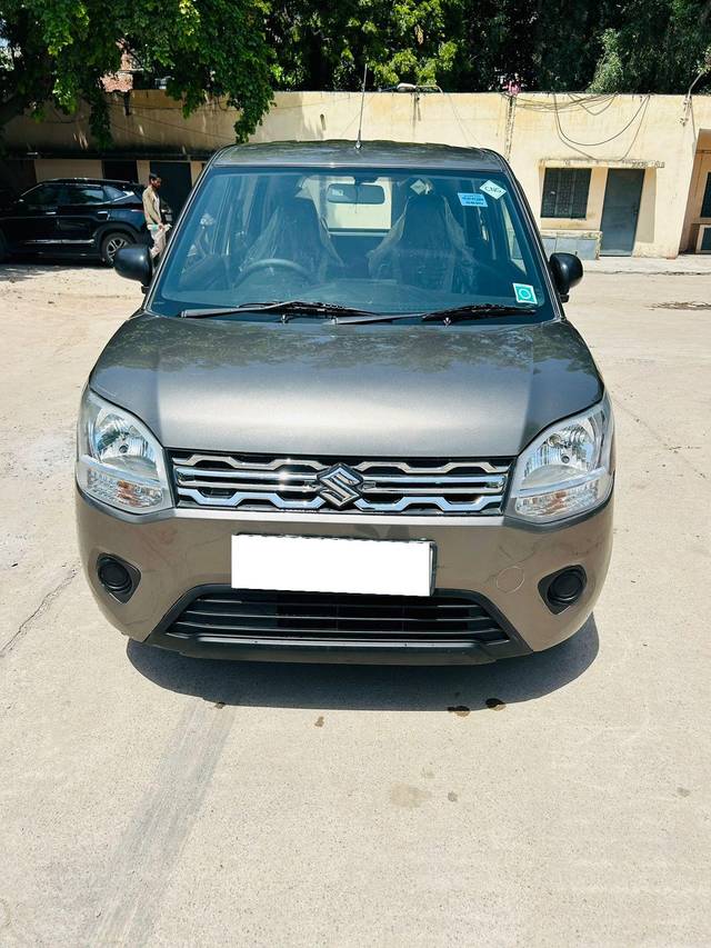 https://images10.gaadi.com/usedcar_image/3711640/original/processed_img2932433__used_car_2932433_1702137060.jpg?imwidth=6400