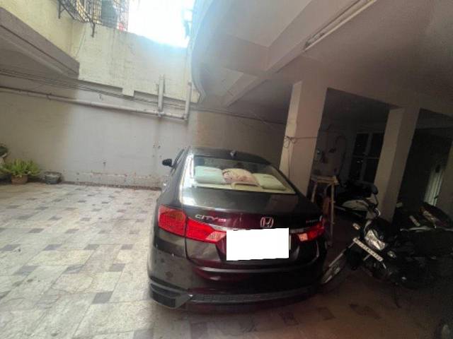 https://images10.gaadi.com/usedcar_image/3711708/original/processed_9cfb9a64-fe78-49ca-9385-e17fb6e8c259.jpeg?imwidth=6401