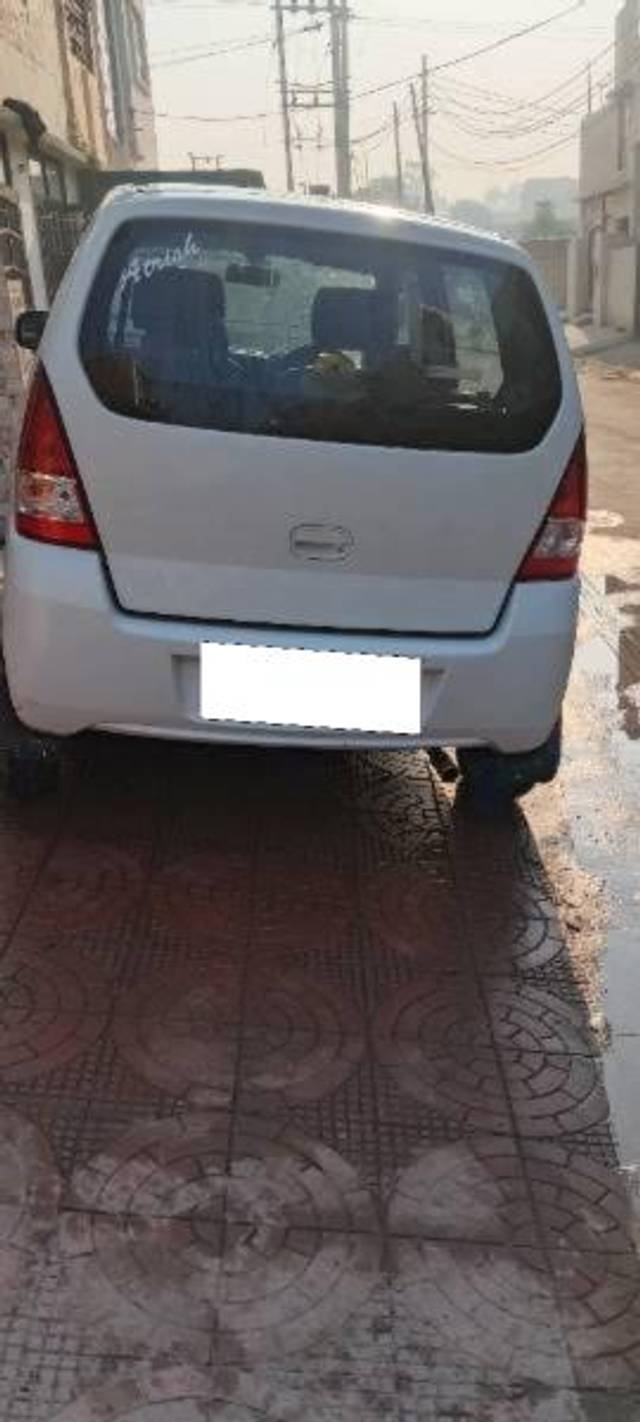 https://images10.gaadi.com/usedcar_image/3711895/original/processed_f068a6a2-8770-4041-8779-68af2a800f51.jpg?imwidth=6401
