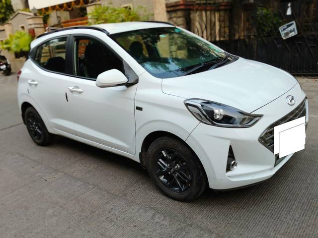 https://images10.gaadi.com/usedcar_image/3711942/original/processed_img2932457__used_car_2932457_1702177145.jpg?imwidth=6400