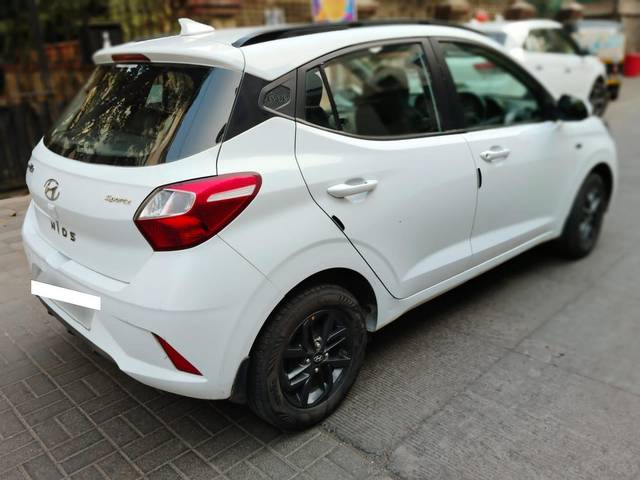 https://images10.gaadi.com/usedcar_image/3711942/original/processed_img2932457__used_car_2932457_1702177151.jpg?imwidth=6402