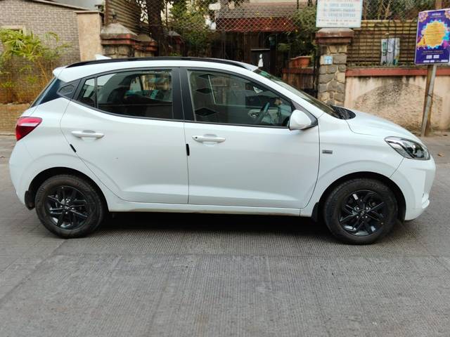 https://images10.gaadi.com/usedcar_image/3711942/original/processed_img2932457__used_car_2932457_1702177155.jpg?imwidth=6401